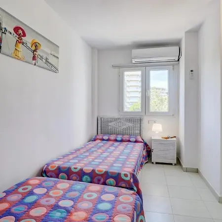 Seaside Oasis: Beachfront 2br With Jacuzzi Terrace * Port de Pollenca