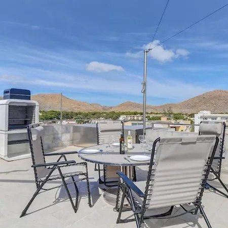 Apartment Seaside Oasis: Beachfront 2br With Jacuzzi Terrace *