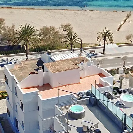 Seaside Oasis: Beachfront 2br With Jacuzzi Terrace